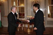 Megbízólevél átadás